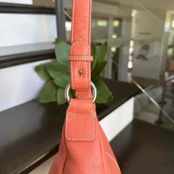 Harold’s genuine leather, soft pebbled, coral shoulder purse, like new - Picture 4 of 9